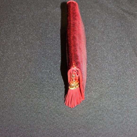 CHANEL Rare Vintage Red Sequin Leather Clutch - Picture 7 of 8